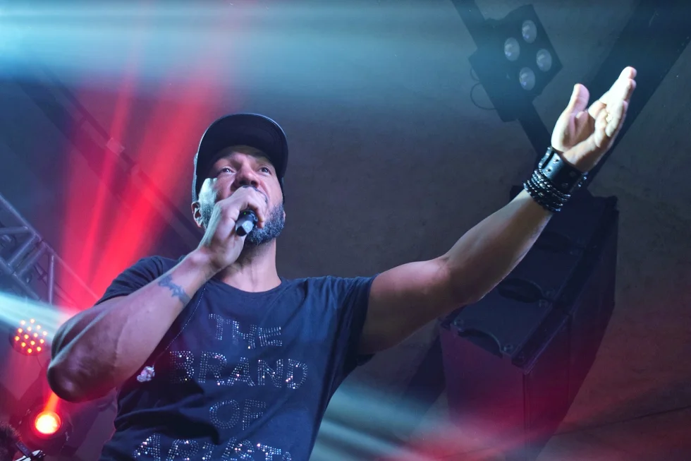 Após apelo dos fãs, cantor Belo fará live no dia do seu aniversário