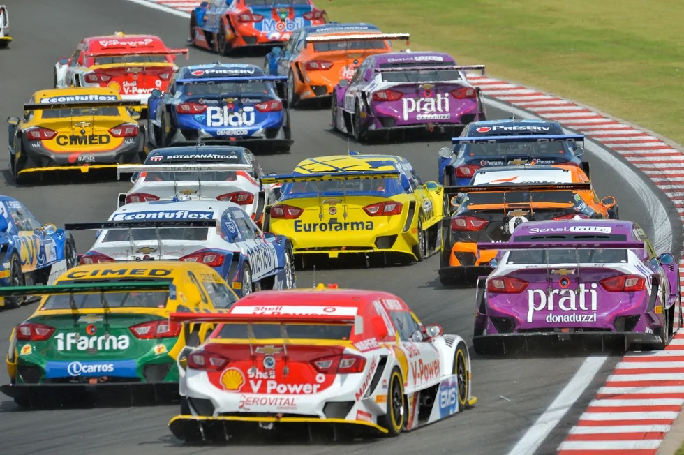 Stock Car adia calendário