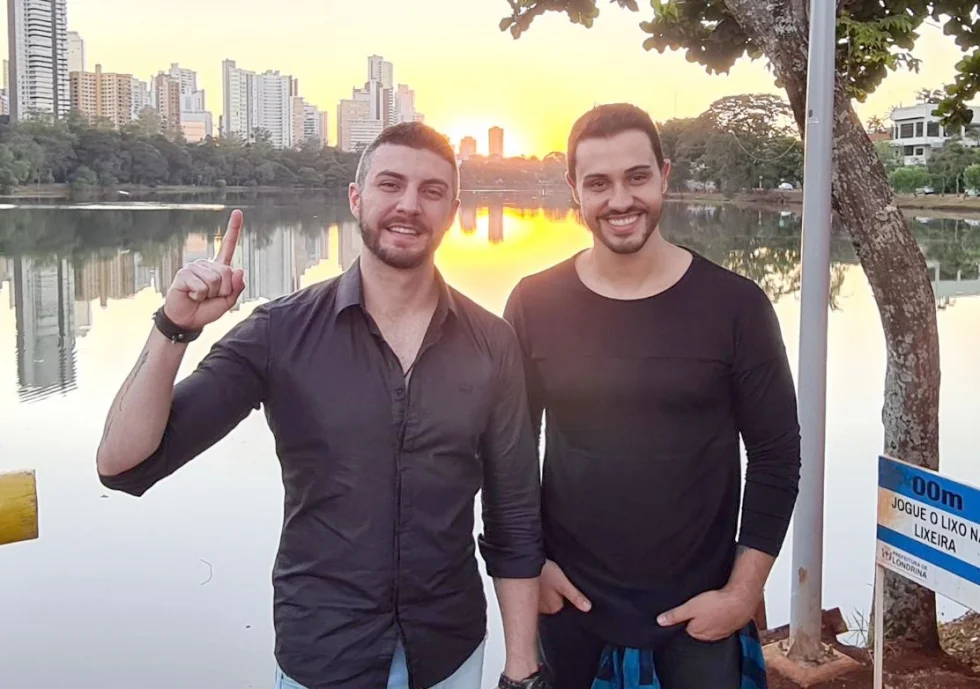 Dupla Leandro &amp; Romani participa do programa sertenejo Terra da Padroeira