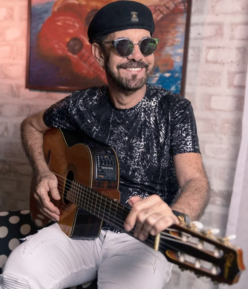 “O Brasil só tá tocando lixo” desabafa o cantor e compositor Nando Cordel