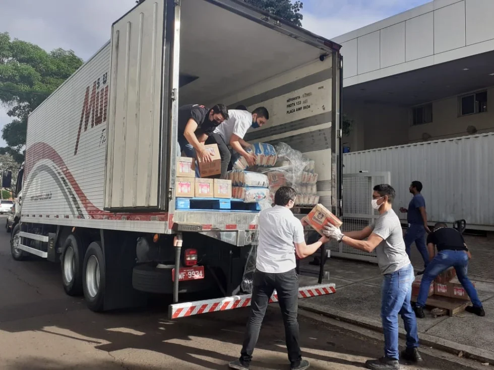 Grupo Muffato entrega cinco toneladas de donativos ao Hospital do Câncer