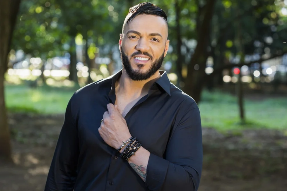 Com repertório especial, Belo fará live com tema junino no próximo dia 20