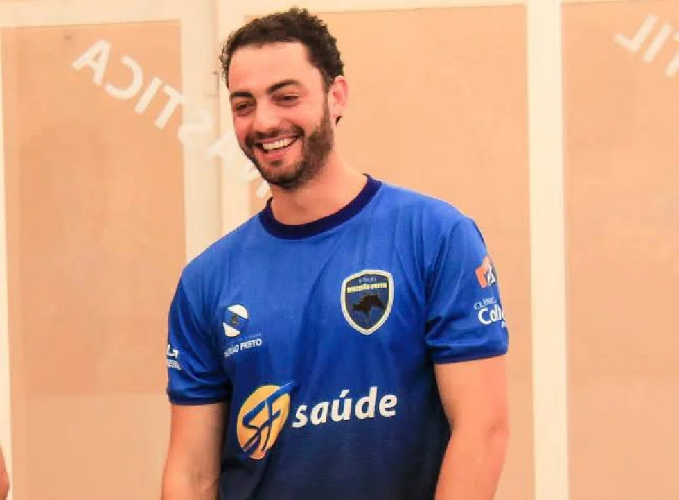 Preparador físico da Seleção Brasileira de vôlei se prepara para experiência na França