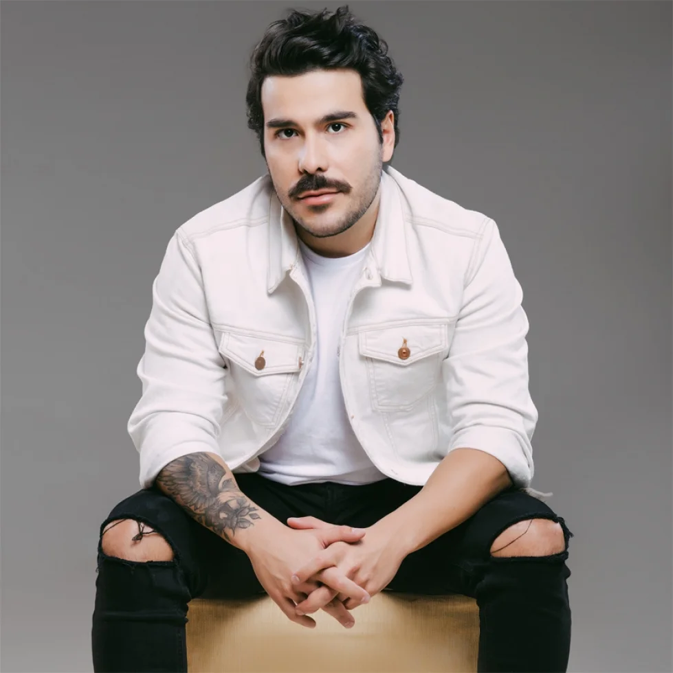 Especialista no mercado, Renato Sertanejeiro apresenta shows virtuais com grandes nomes do gênero