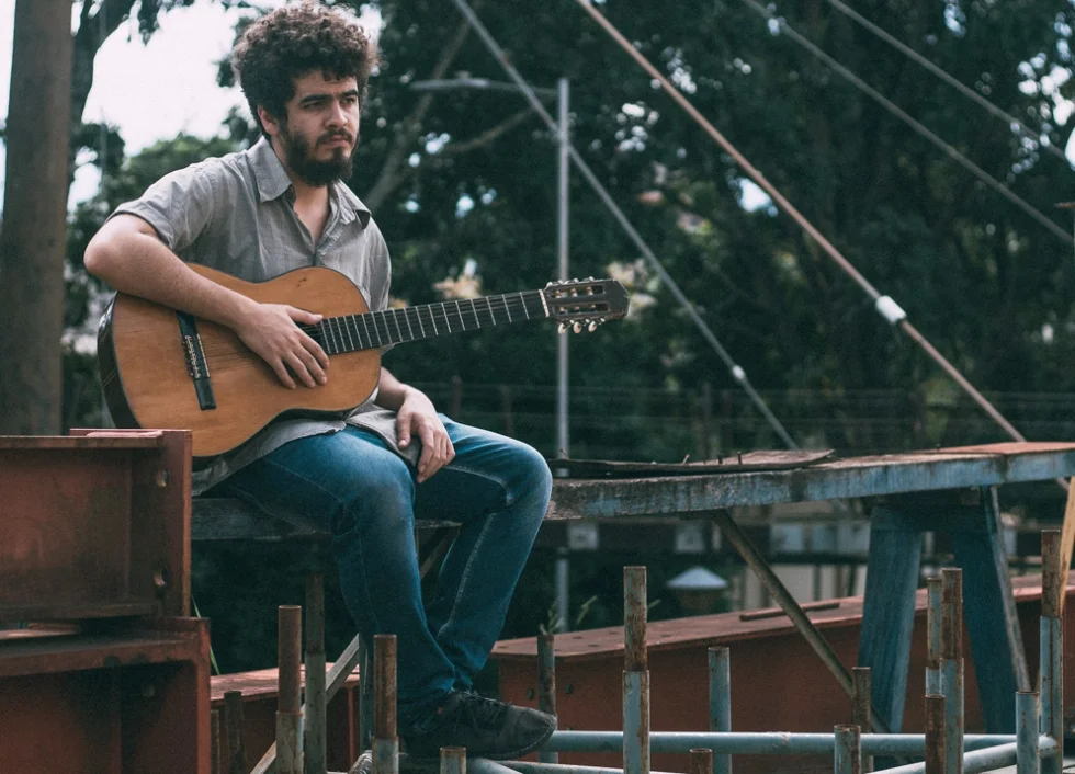 Vini Maués lança “Inseparável” e esquenta para a divulgação de seu EP homônimo
