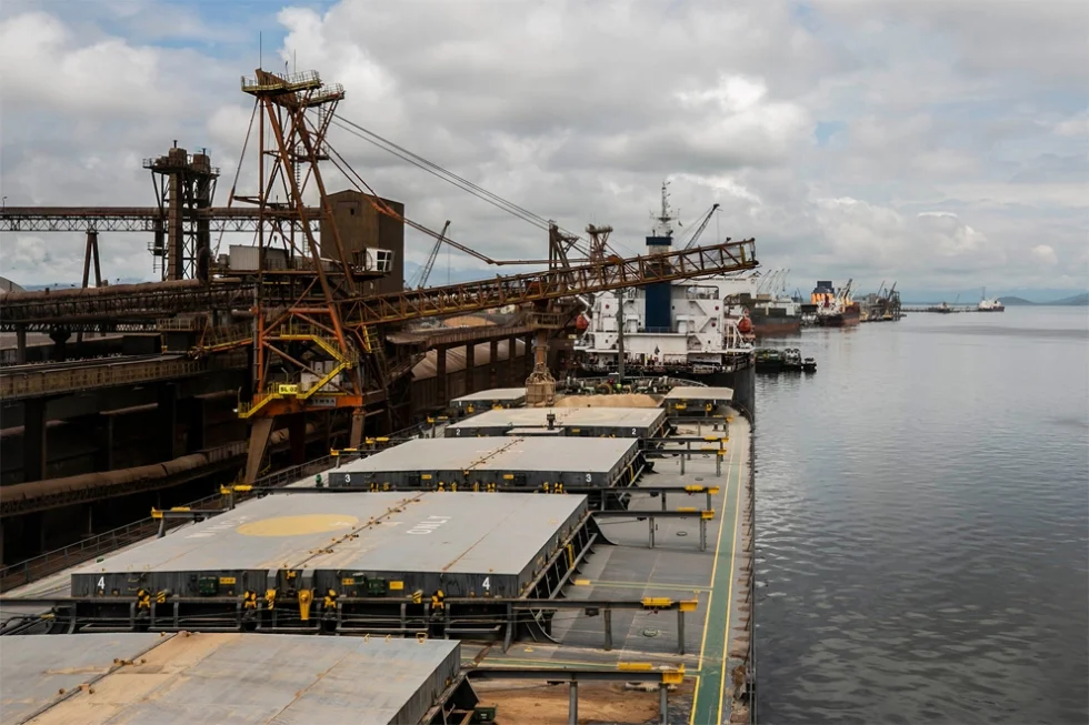 Exportações paranaenses crescem 4% em julho