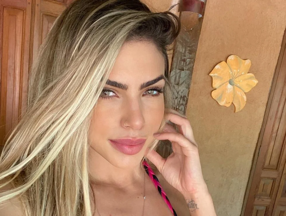 Erika Schneider curte fim de semana em Ilhabela