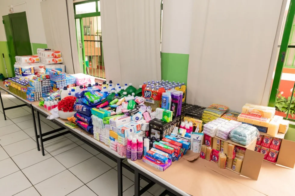 Campanha "Doar Faz Bem" beneficia 13 entidades com itens de higiene pessoal e de limpeza