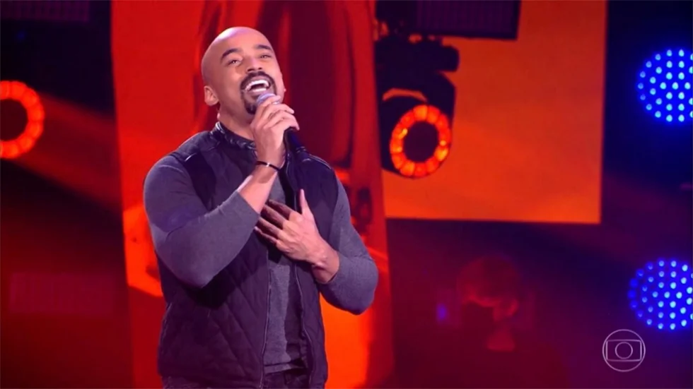The Voice Brasil – Carlos Junior integra o time de Brown