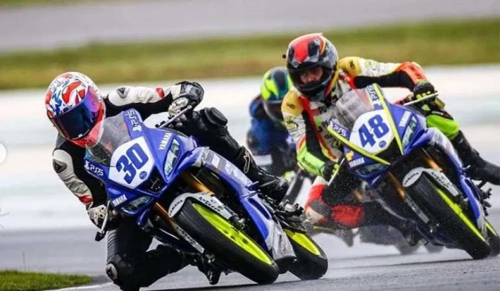 Pilotos londrinenses integram equipe campeã da Copa Yamaha R3 Horas