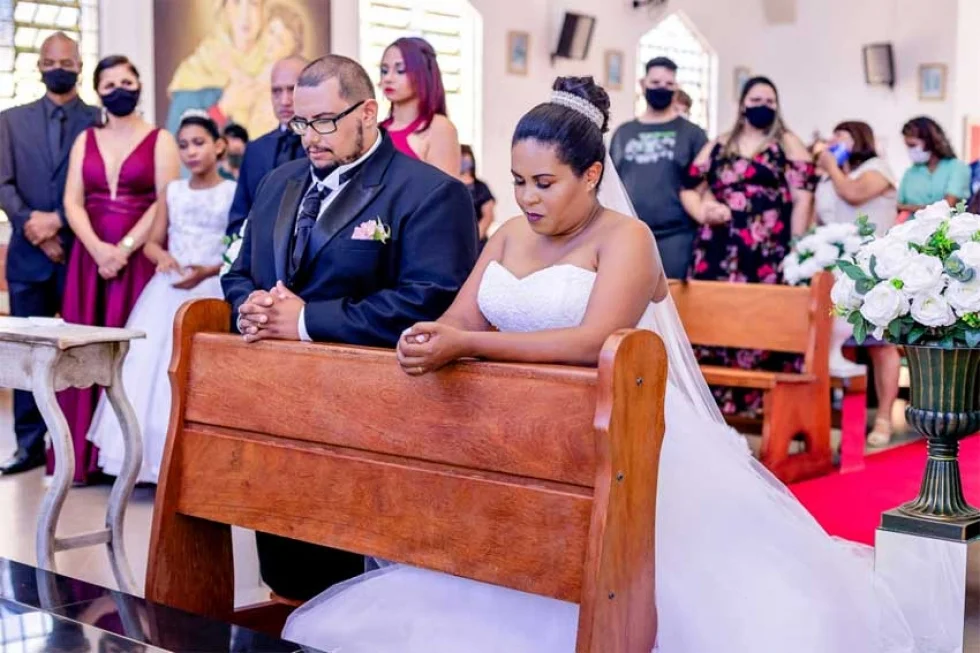 Casal de Pinhais que fez curso de noivos online no Santuário se casa em Ibiporã