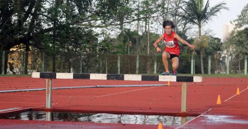 Londrina/FEL/IPEC celebra título no Paranaense de atletismo