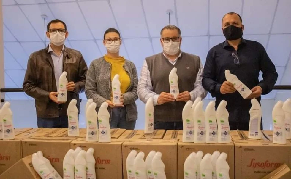 Apras Londrina, Deycon Pegoraro e SCJohnson doa quase R$ 15 mil em Lysoform para hospitais