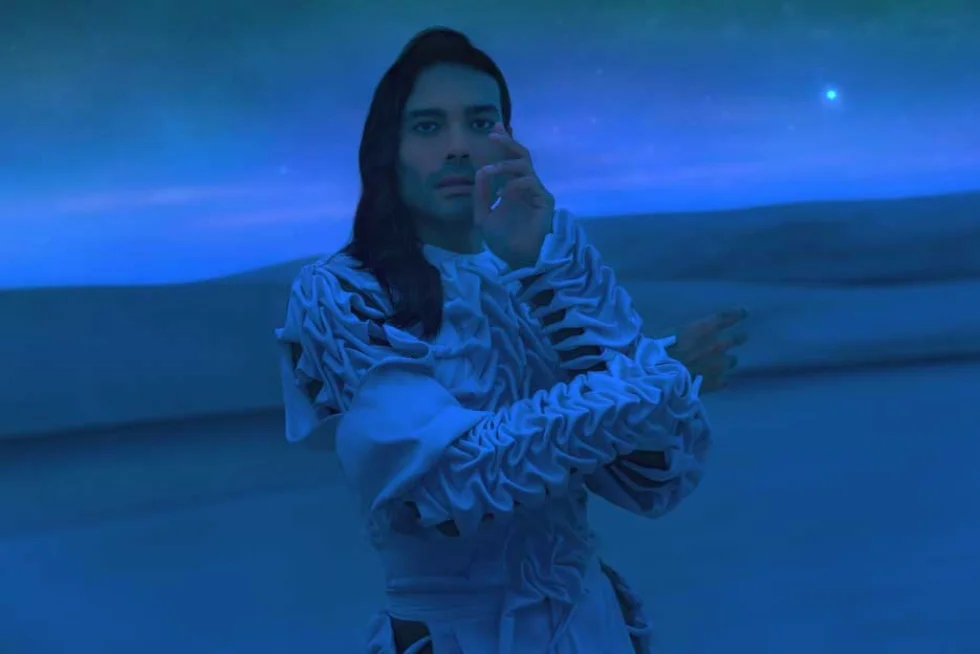 Paolo Ravley divulga videoclipe para a inédita “Mundos”, faixa-título de seu próximo álbum