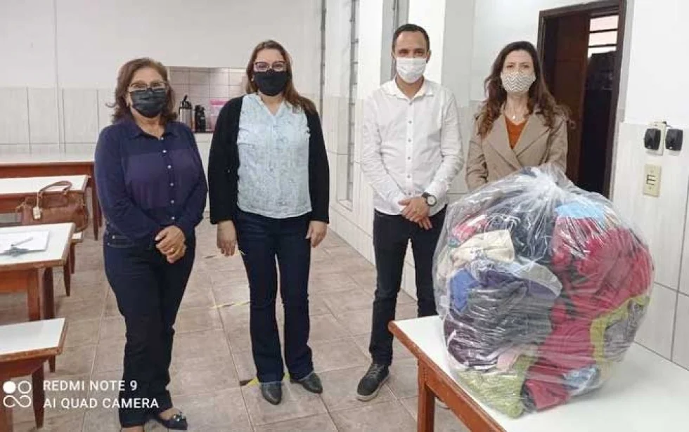 Rolândia: Escola Garrastazú Médici arrecadou 85 itens para a campanha do agasalho