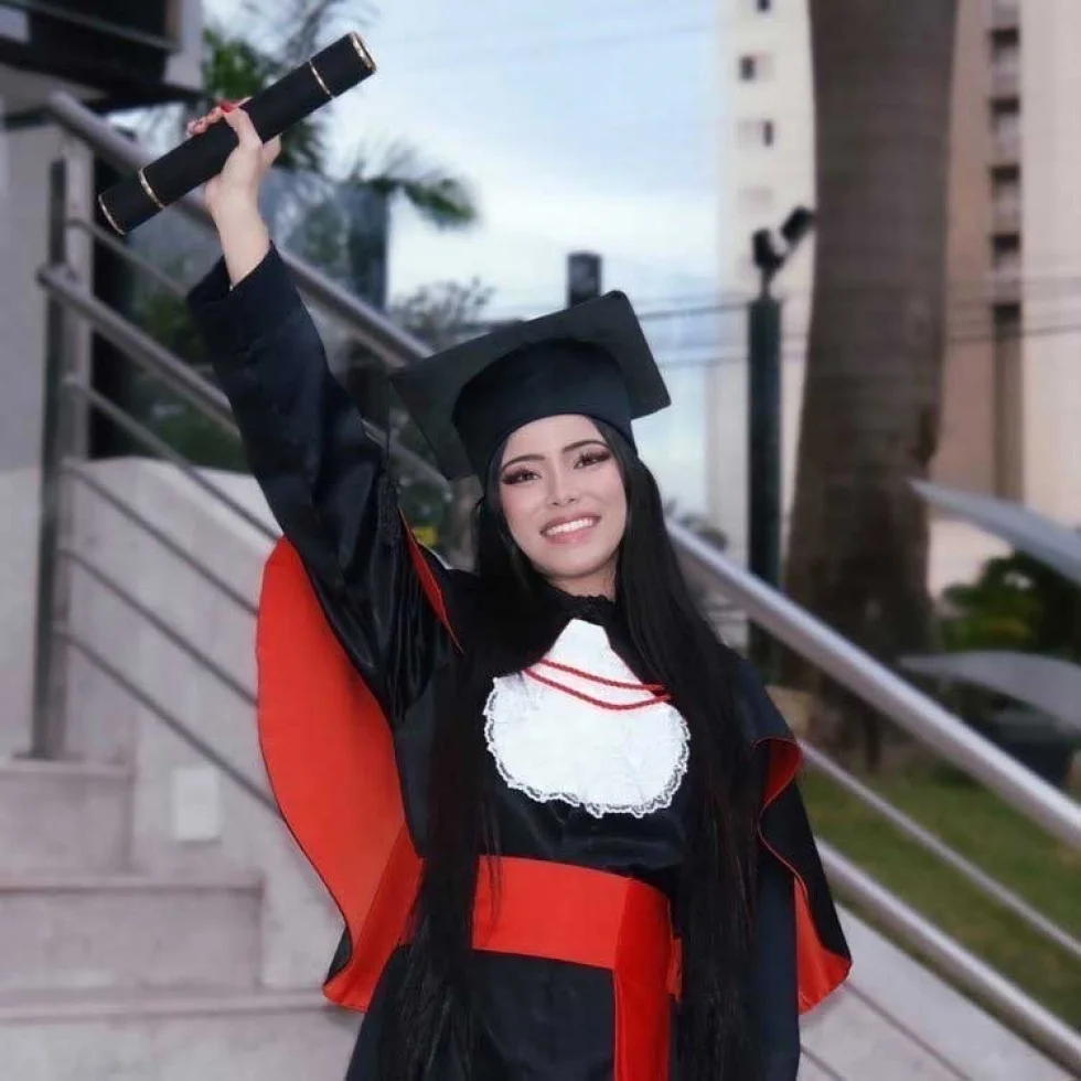 Cantora sertaneja Fernanda Vegas se forma em Direito: "Mais um sonho realizado!"