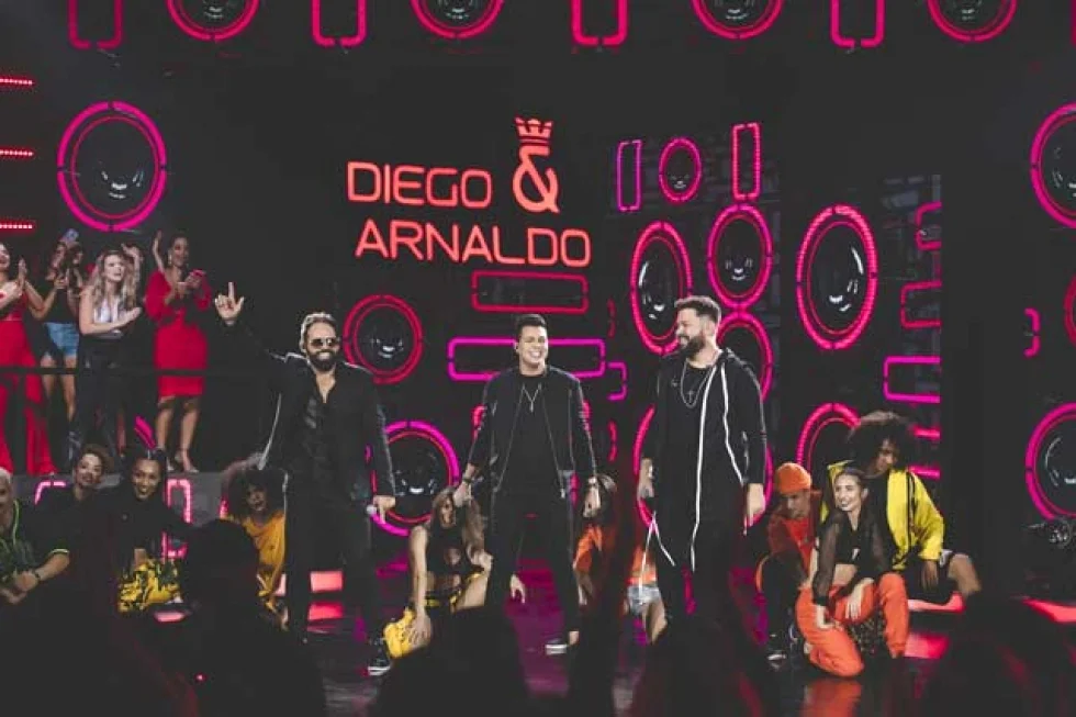 Diego e Arnaldo ultrapassam 2 milhões de views em novo clipe com Vitor Fernandes