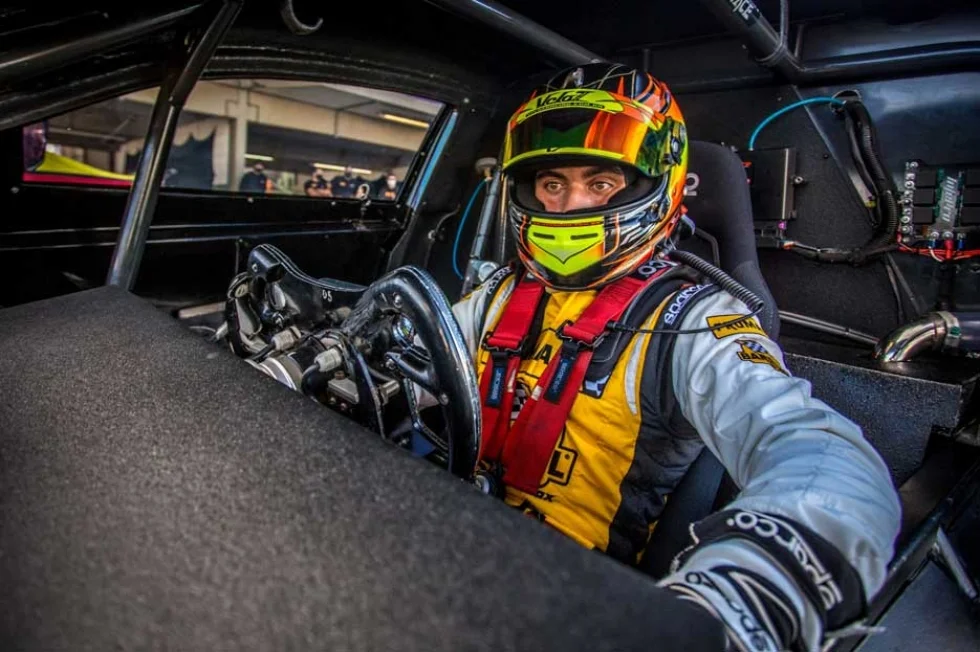 Pedro Aizza se supera em Londrina para manter a liderança da GT Sprint Race