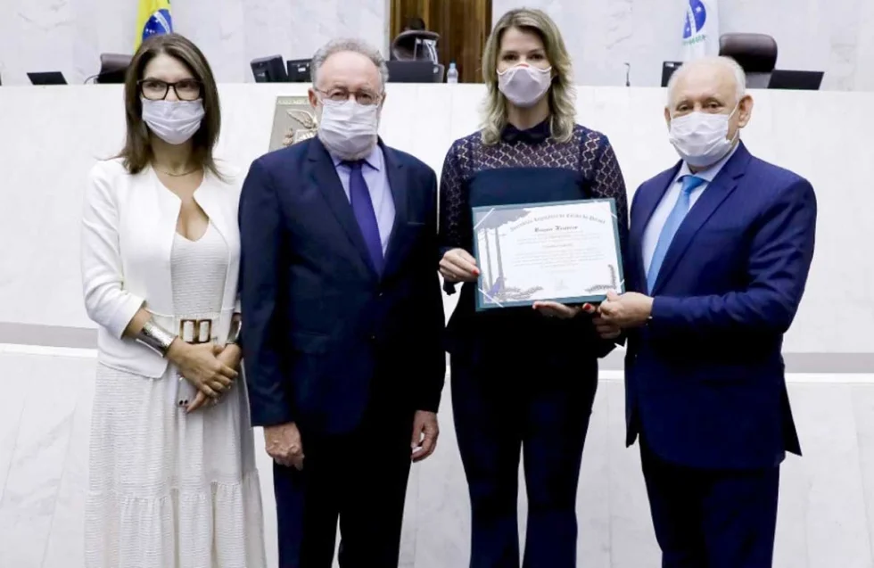 Assembleia homenageia juíza Claudia Catafesta por indicação do deputado estadual Tercilio Turini