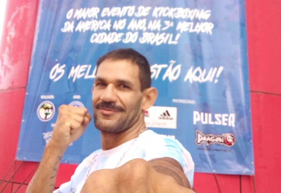 Londrinense é Campeão Sul Americano de Kickboxing