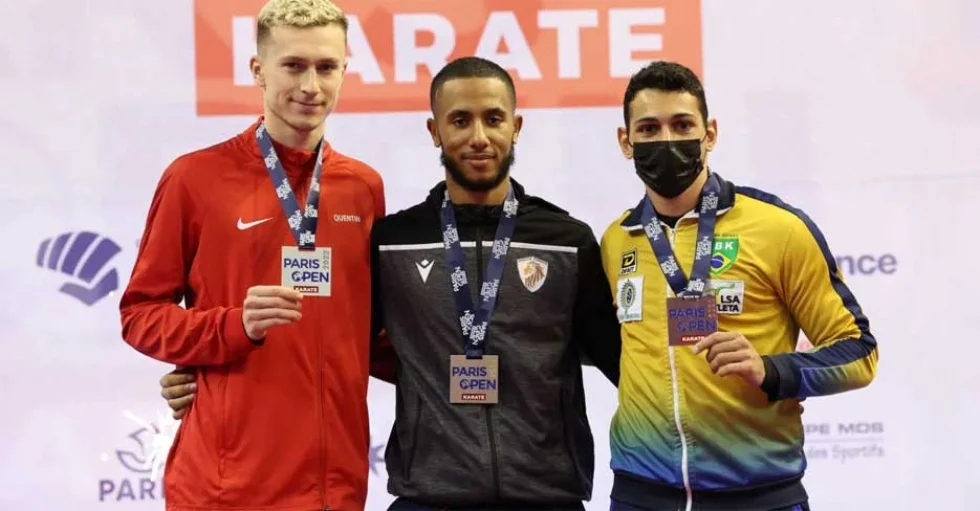 Atleta de Londrina fatura medalha de bronze no Open Paris de Karatê