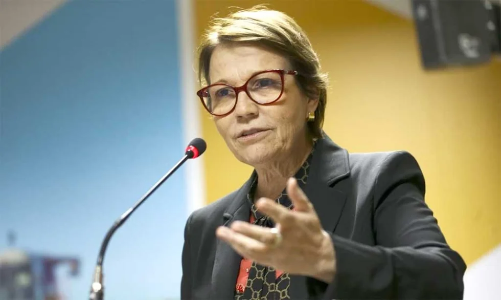 Ministra diz que Brasil tem fertilizantes suficientes até o início da próxima safra, em outubro