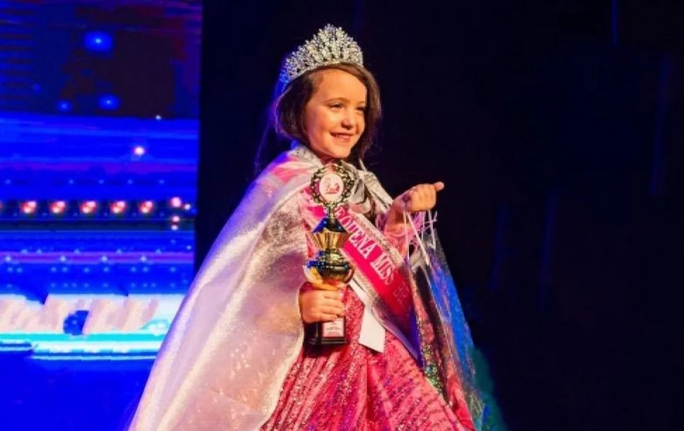 Em concurso de beleza mirim, Goiana de 5 anos é eleita a mais bela criança do País