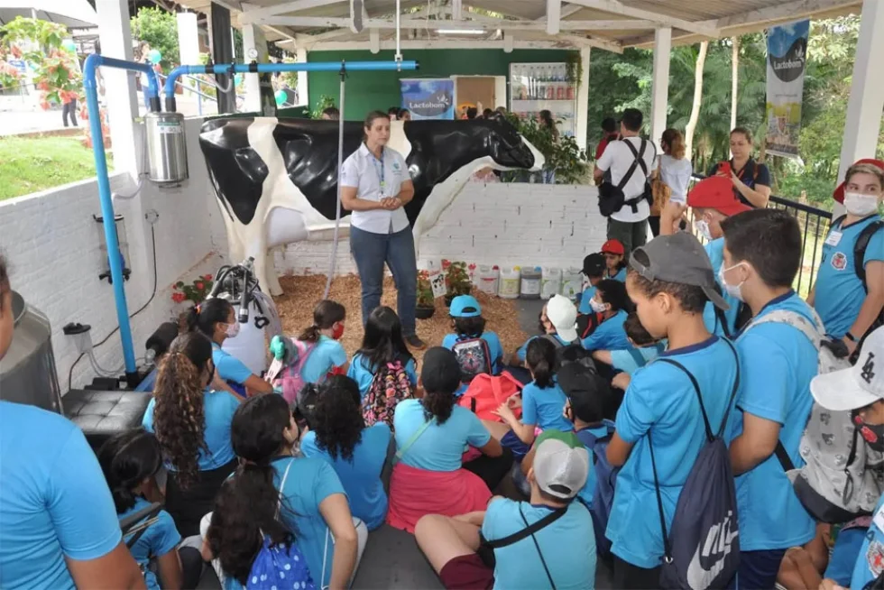 Vitrine de Tecnologia na ExpoLondrina amplia divulgação sobre cadeia produtiva do leite