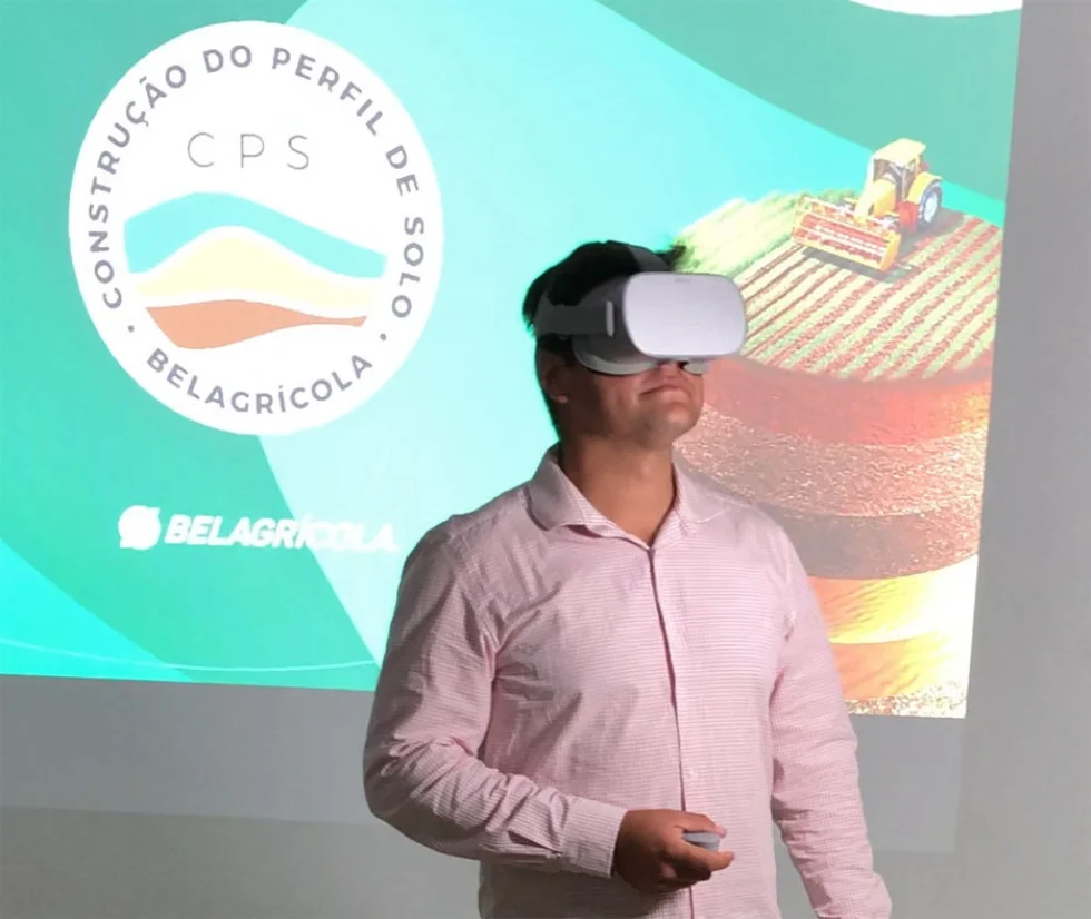 Realidade virtual leva mais conhecimento ao homem do campo