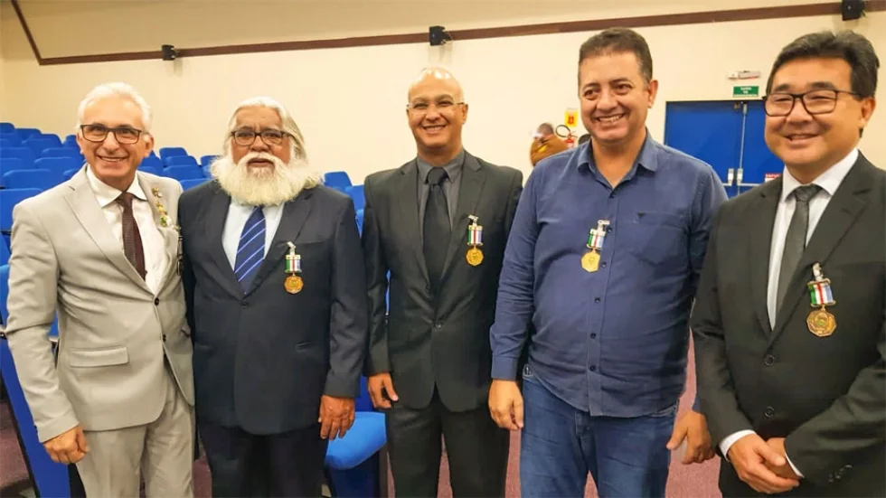 Deputado Cobra Repórter recebe medalha de Mérito do 2º CRPM