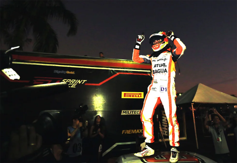 Arthur Gama dá show e vence a Night Challenge da Dignity Gold GT Sprint Race, em Londrina