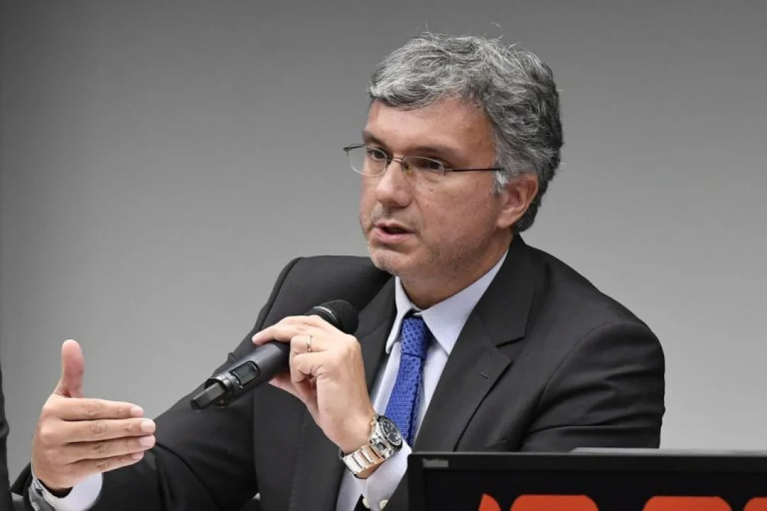 Projeto do Orçamento de 2023 prevê salário mínimo de R$ 1.302