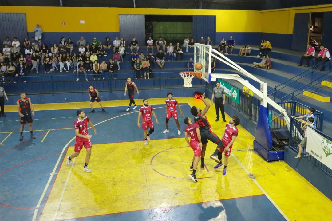 Em jogo equilibrado, Pato Basquete vence APVE Londrina Basketball