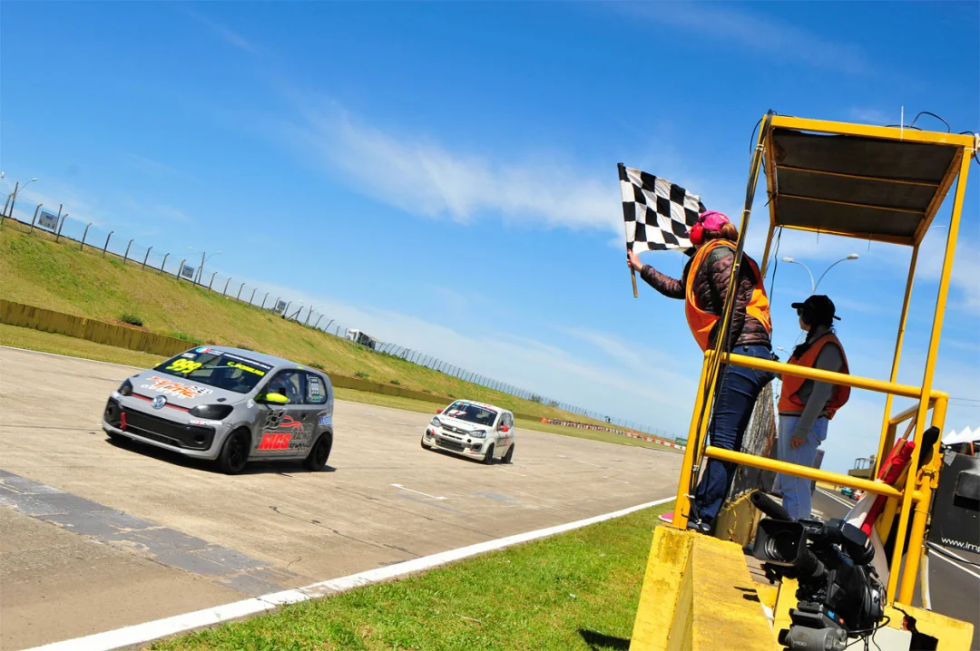 Com maioria no grid, paranaenses brilham na Turismo Nacional