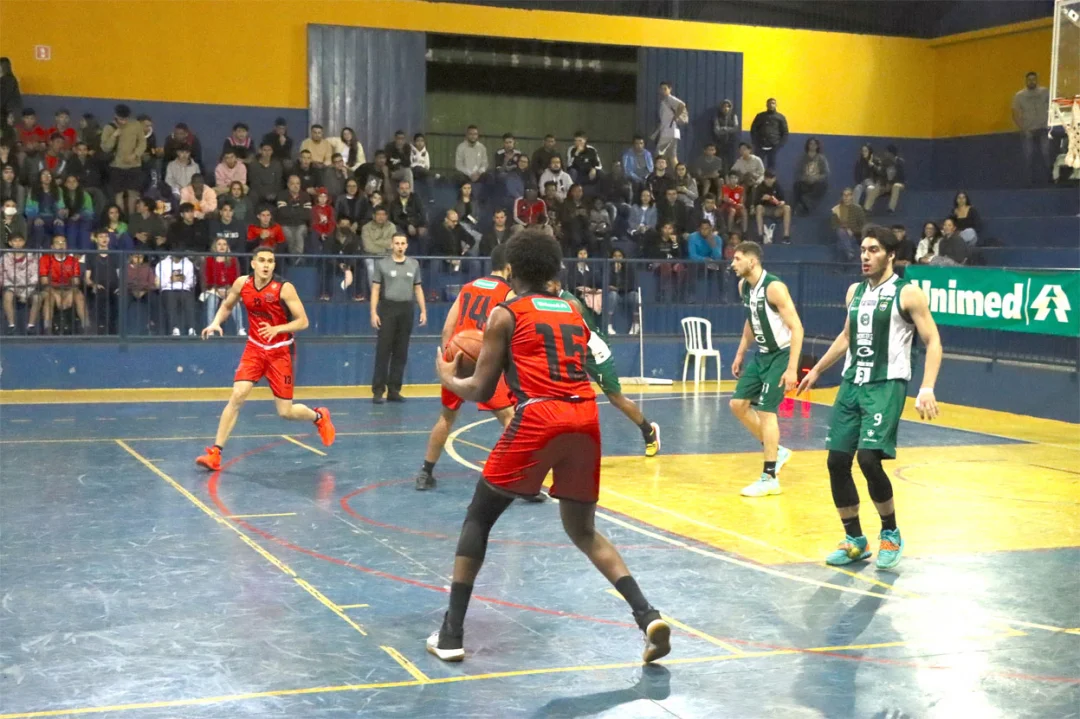 APVE Londrina Basketball vence Coritiba e se classifica para semifinal do Paranaense