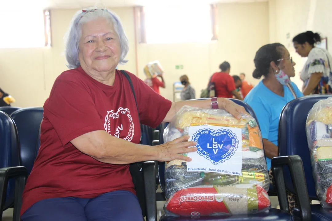 LBV beneficia 200 famílias de Londrina com cestas de alimentos