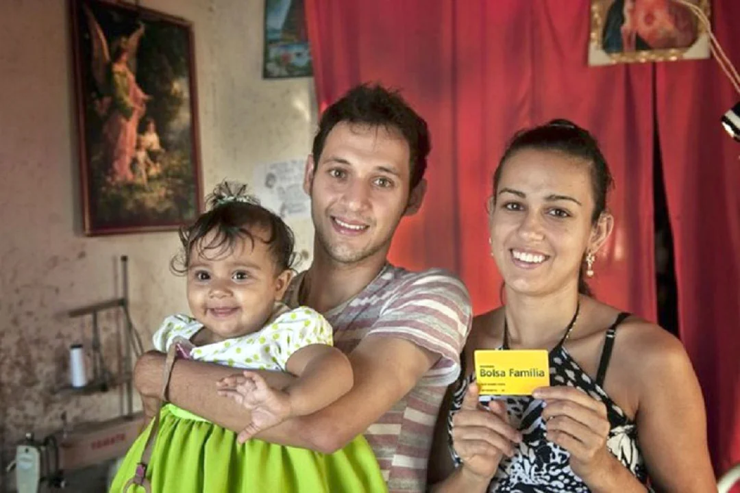 Bolsa Família é recriado com mínimo de R＄ 600 por família e mais R＄ 150 por criança de até seis anos
