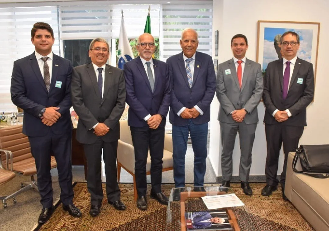 Prefeitos se reúnem com Oriovisto e garantem apoio à PEC 46