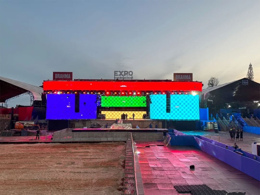 Novo palco da ExpoLondrina é mais baixo, maior e tem mais painéis de LED
