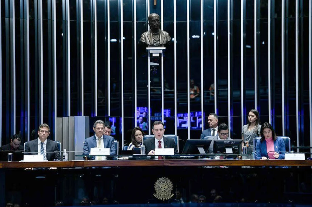 Juros: senadores reforçam compromisso com regra fiscal e reforma tributária