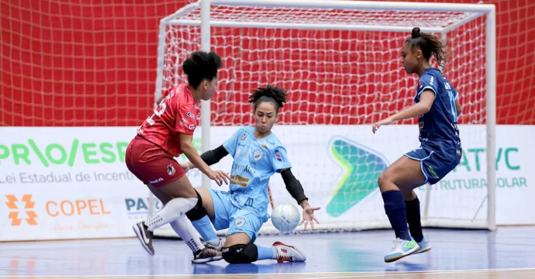 Londrina Futsal vence jogo equilibrado e avança ao mata-mata da Taça Brasil