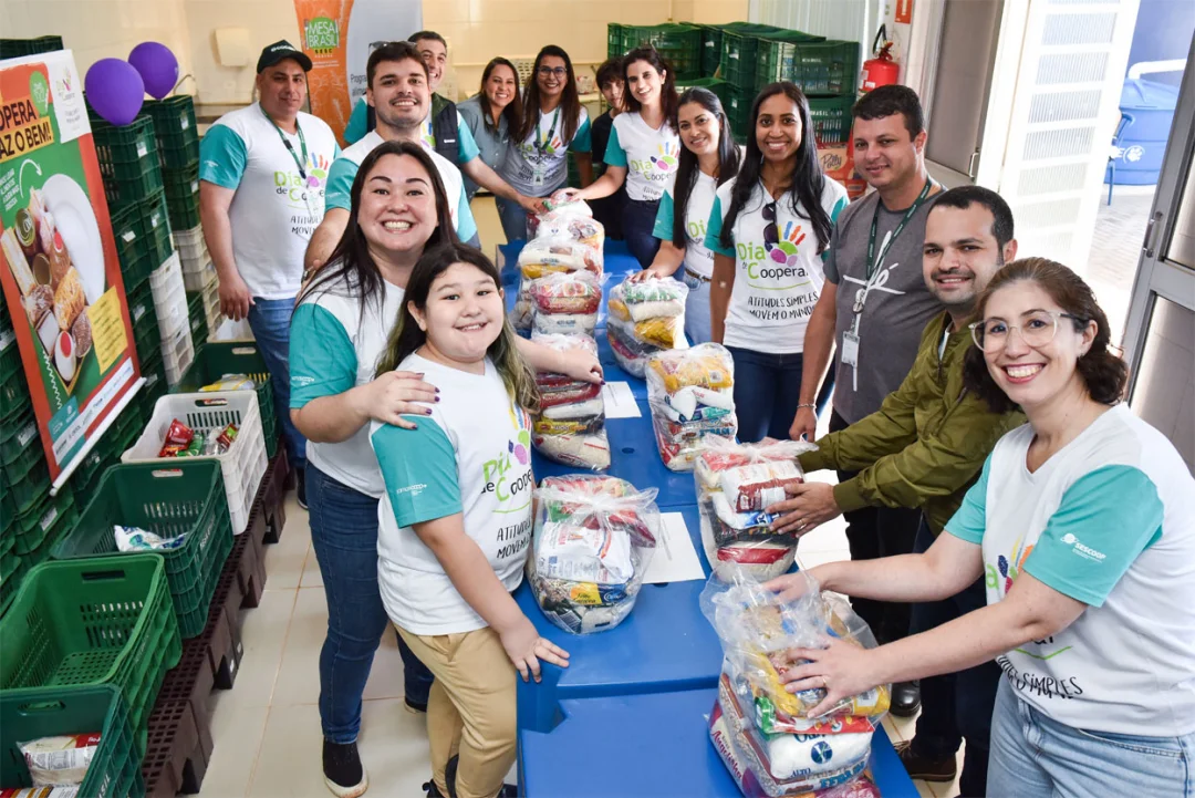 Dia C arrecada 3,5 toneladas de alimentos para o Mesa Brasil