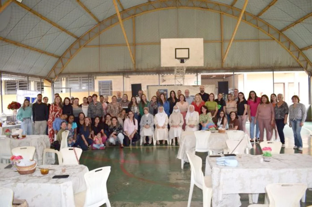 Rolândia: Prefeito e primeira-dama prestigiam almoço da Unidade Social Nossa Senhora Aparecida