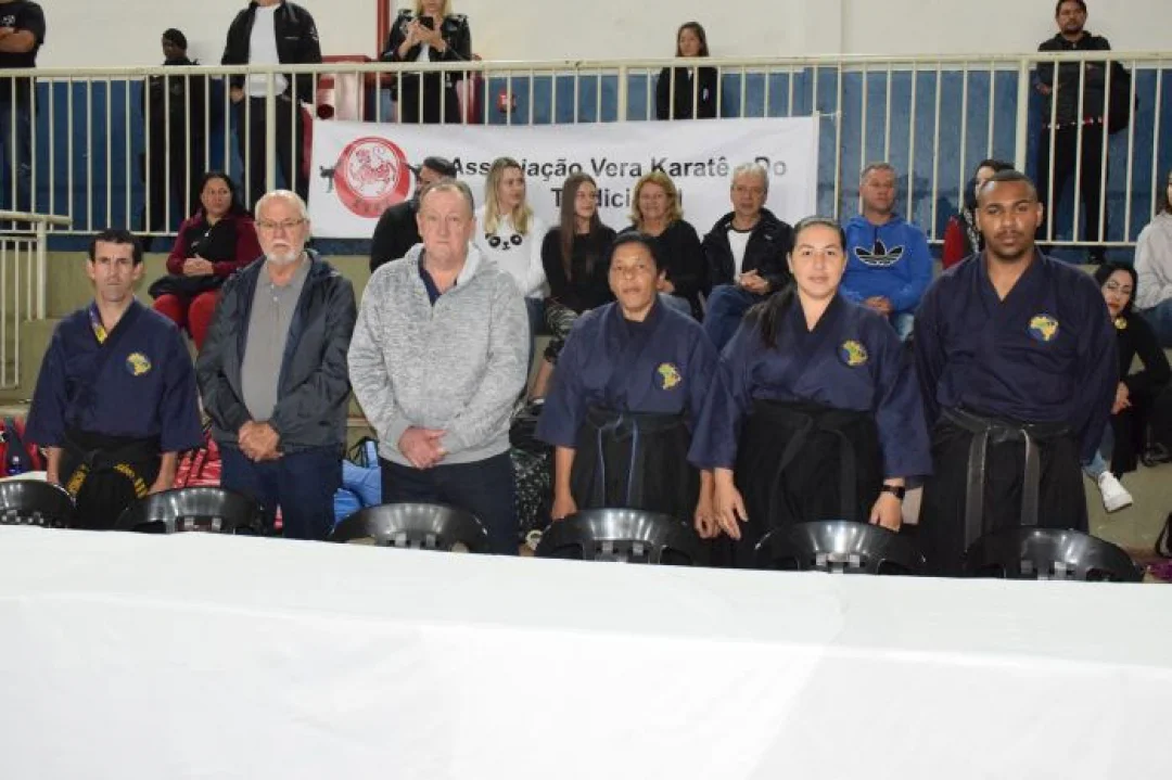 Rolândia: Prefeito participa de Campeonato Regional De Karatê