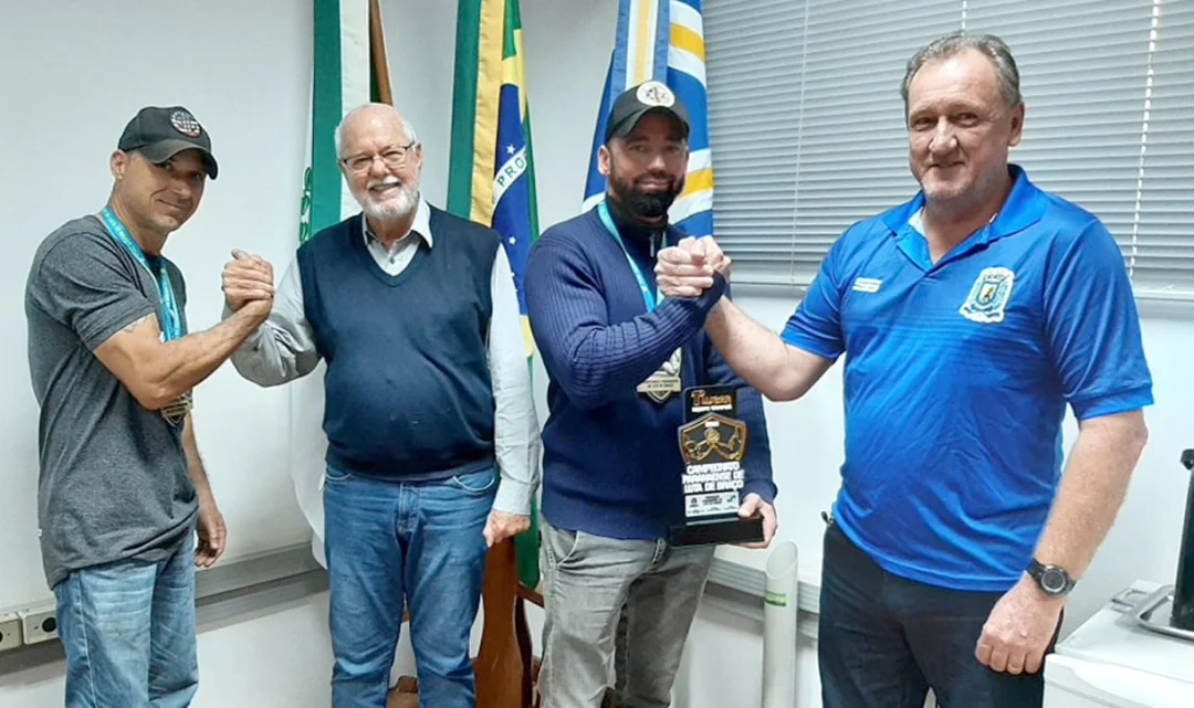 Rolandenses são campeões paranaenses na Luta de Braço e fazem da cidade campeã estadual