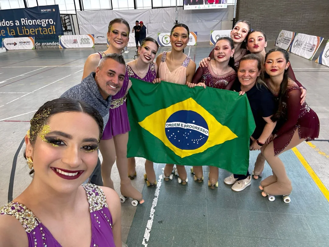 Equipe paranaense conquista ouro para o Brasil em Pan-Americano de patinação artística