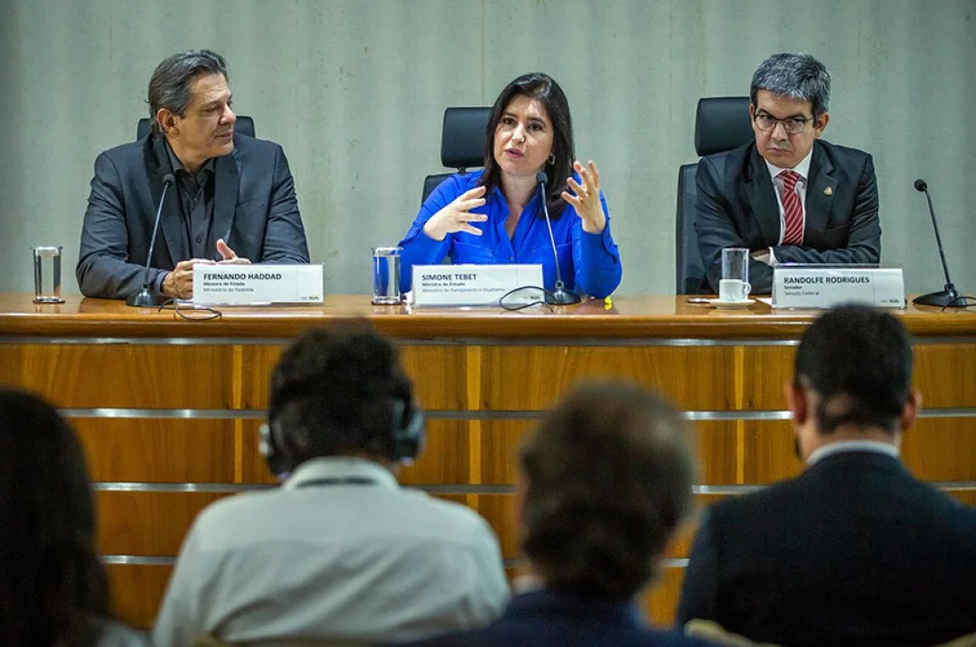 Orçamento de 2024 tem prioridade social e mínimo de R$ 1.421