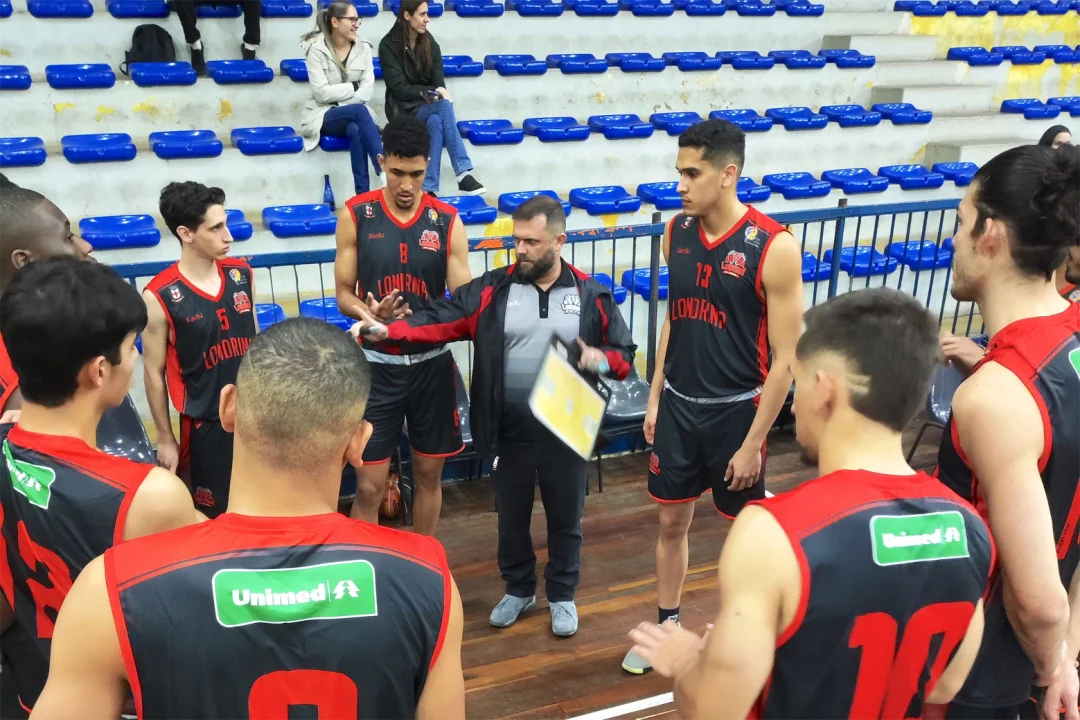 Na estreia do Paranaense Masculino, APVE Londrina Basketball vence LDPG Ponta Grossa
