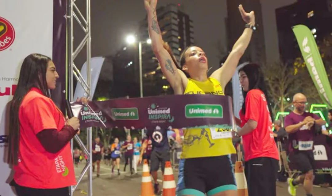 Corrida Unimed Inspira Etapa Night ilumina a noite de Londrina com saúde e lazer