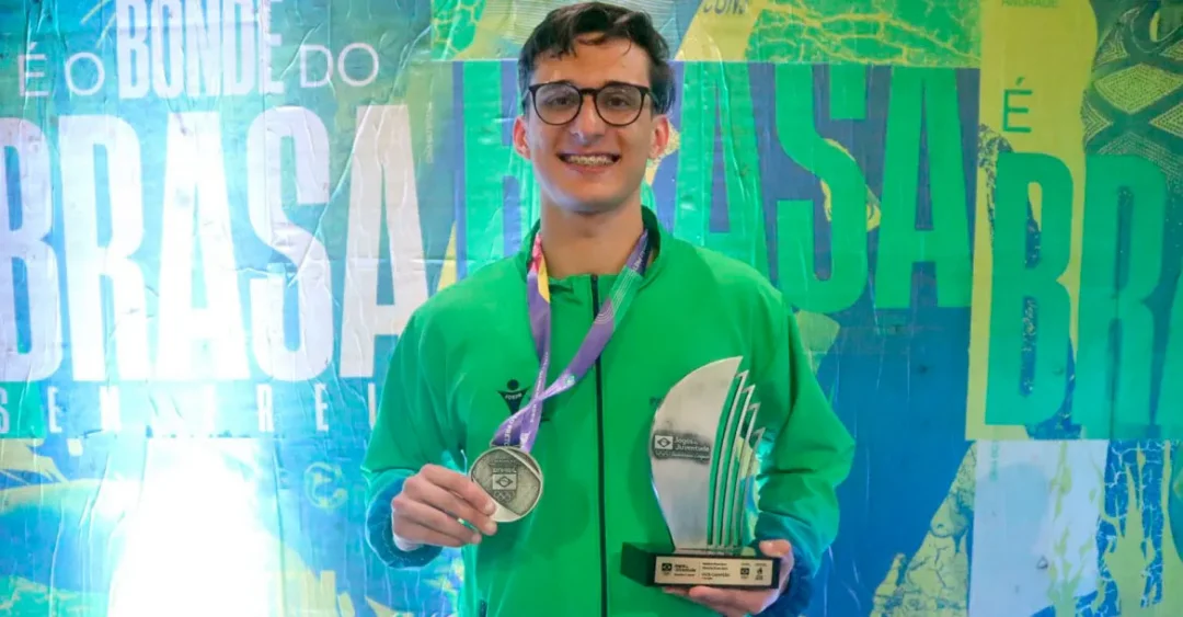 Atleta londrinense integra equipe vice-campeã do Campeonato Brasileiro Escolar sub-17